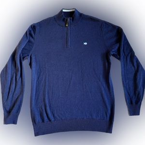 Navy Men’s Southern Tide 1/4 zip sweater. Lightweight. Great over a button down!